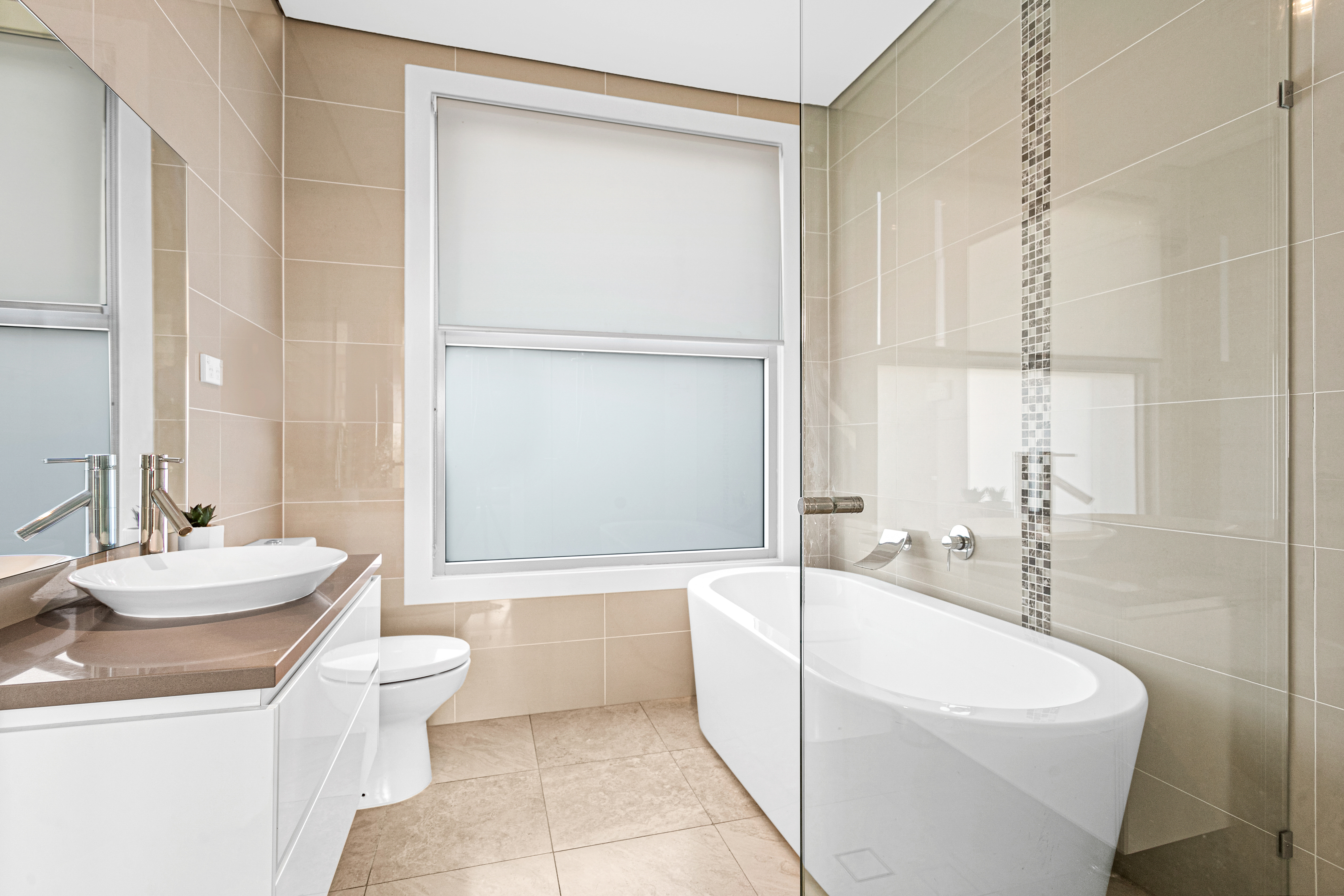 Bathrooms image 5